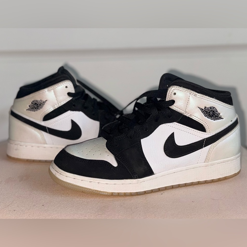 Nike Shoes Air Jordan 1 Mid SE
"Diamond Shorts" 2023